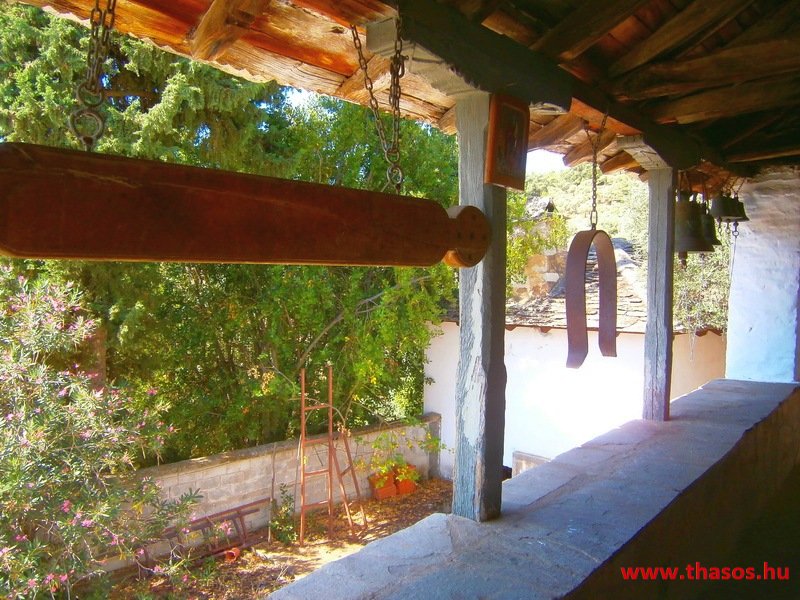 Az öreg falu, a vén platán és a folyók meséje